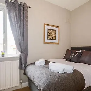  Holiday home New - Prospect , City Centre Terraced House